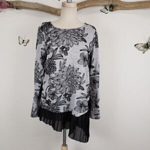 Melissa Paige gray velvet flocked long sleeve top